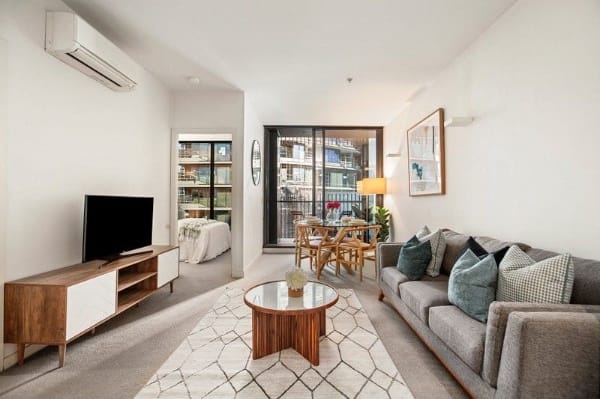 Living Room of 504/470 St Kilda Road, Melbourne