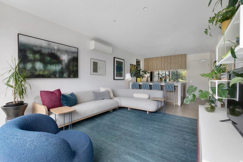 Living Room of 105/601 St Kilda Road, Melbourne