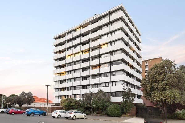 Building Facade of 189 Beaconsfield Parade, St Kilda West