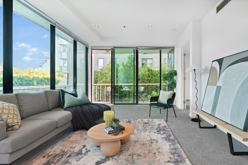 Living Room of 305/582 St Kilda Road, Melbourne