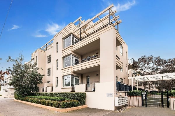 Building Facade of 6 Graham Street, Port Melbourne
